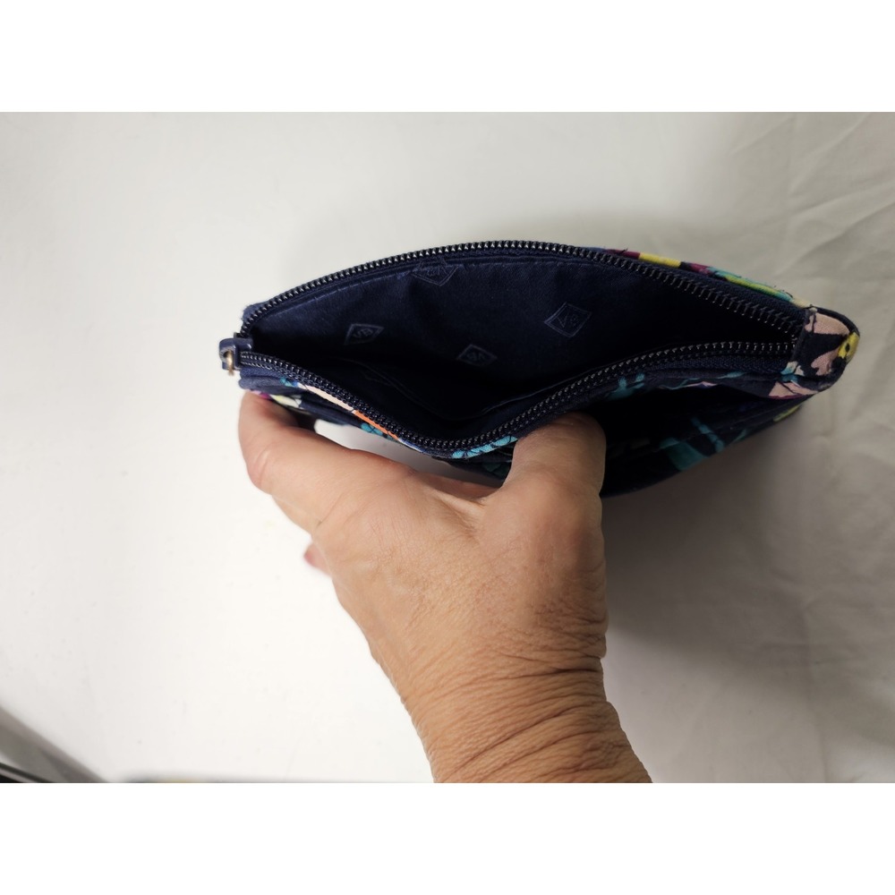 Vera Bradley 7" Wallet Blue/Flowers - Picture 2 of 3